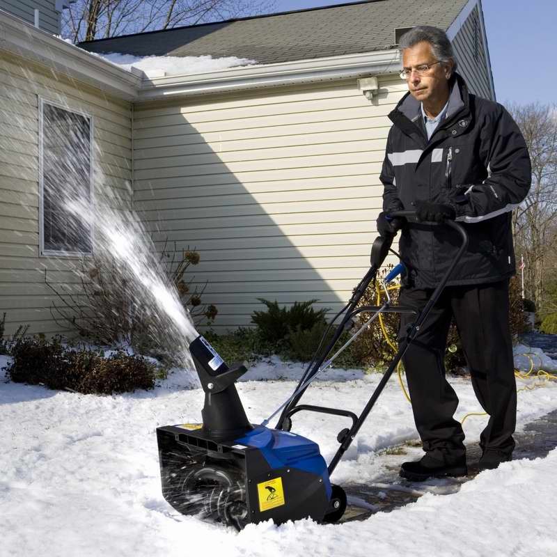 销量冠军！Snow Joe Ultra 18-IN 13.5 AMP Electric Snow Thrower 电动铲雪机154元包邮！