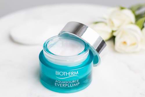  Biotherm 碧欧泉 购物就送14天量（2周见效）升级版蓝钻紧致速效修复精华（或14天量男士蓝钻精华），满100元再送水源再生活肤源液豪华试用装（或男士温和舒缓剃须泡沫）！