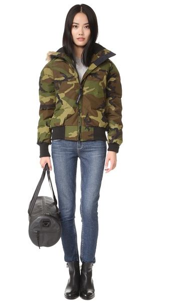  Canada Goose 迷彩羽绒夹克 790.16加元，原价 1128.8加元，包邮