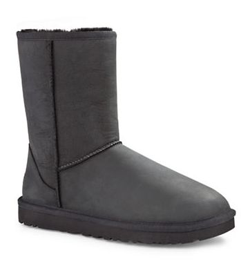  UGG 经典雪鞋 120加元（6码），原价 240加元，包邮