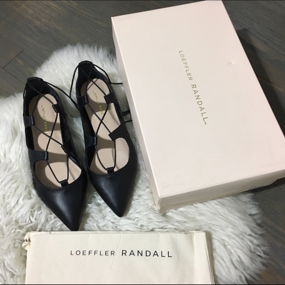  Loeffler Randall Ambra Lace-Up黑色绑带鞋 165加元（6.5，7码），原价 415加元，包邮无关税！