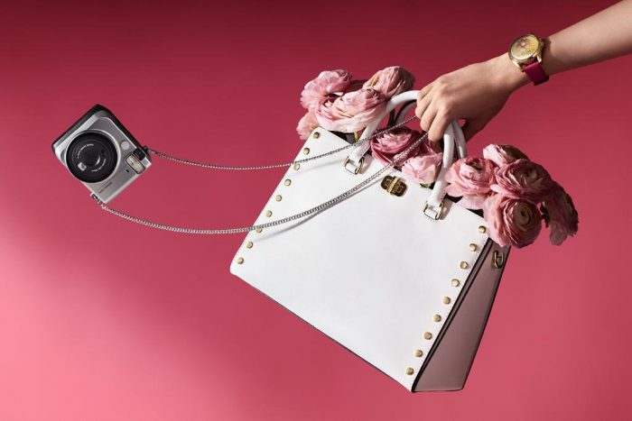  Michael Kors Sylvie 大号铆钉包 149.25加元，原价 398加元，包邮