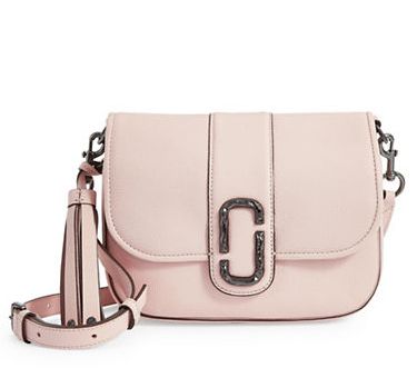  MARC JACOBS Interlock 粉色挎包 289.68加元，原价 515加元，包邮