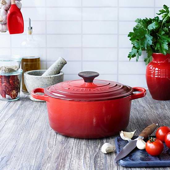  历史新低！Le Creuset 8.4升经典红色圆形 酷彩珐琅 铸铁深烧锅5.2折 349.99加元包邮！