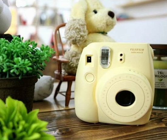  历史新低！Fujifilm 富士 Instax Mini 8 小巧可爱拍立得相机+相机包+相册超值装4.5折 59.33加元包邮！