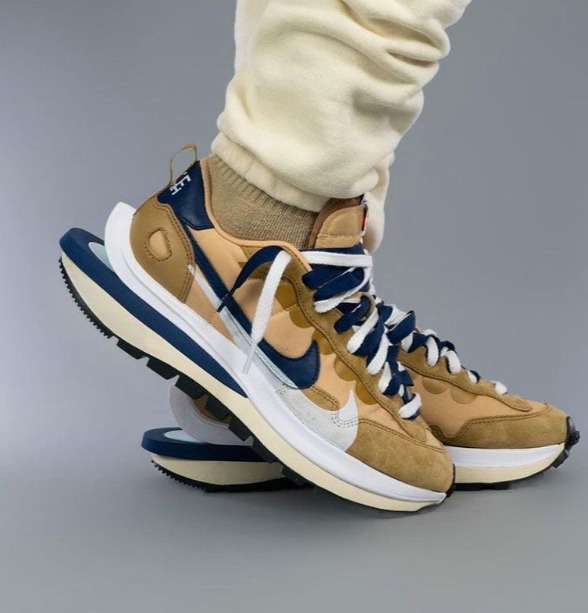 新品预告：Nike x sacai VaporWaffle全新配色运动鞋235加元东部时间4月