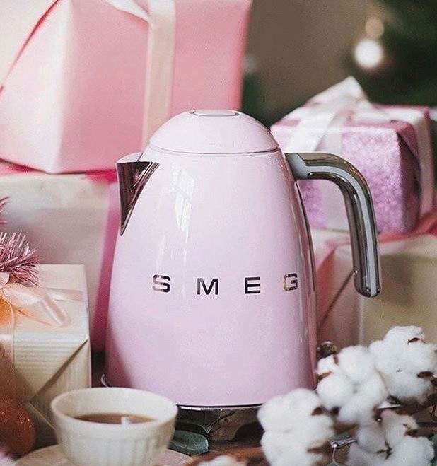  史低价！Smeg 复古电水壶6.8折 169.99加元（thebay原价 249.99加元）