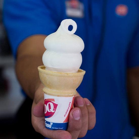  Dairy Queen庆祝冰淇淋日，香草甜筒冰淇淋1.2折！仅限今日！