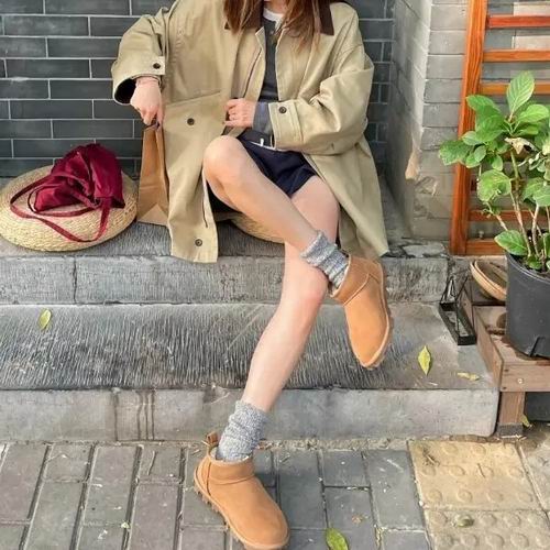  UGG 女童雪地靴 91加元（原价 130加元，11码）